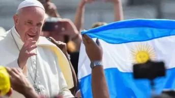 Francisco instó a la unidad de la dirigencia política argentina para “llevar adelante la Patria”