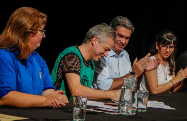 Sindicatos y Gobierno firmaron el primer convenio colectivo de trabajo de la provincia 2