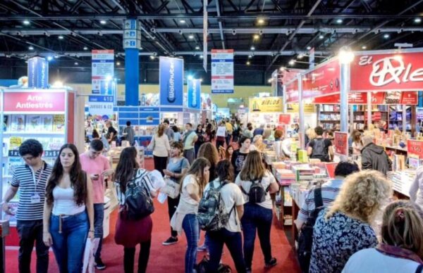 Cultura convoca a escritores para viajar a la Feria Internacional del Libro de Buenos Aires