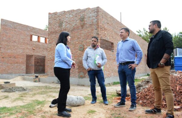 Delegación municipal de Villa Barberán: Monzón y Eli Cuesta recorrieron la obra de construcción