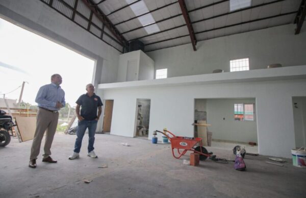 Juan Manuel Chapo y Américo Arias supervisaron el avance de obra del nuevo cuartel en la  Zona Sur de Resistencia 1