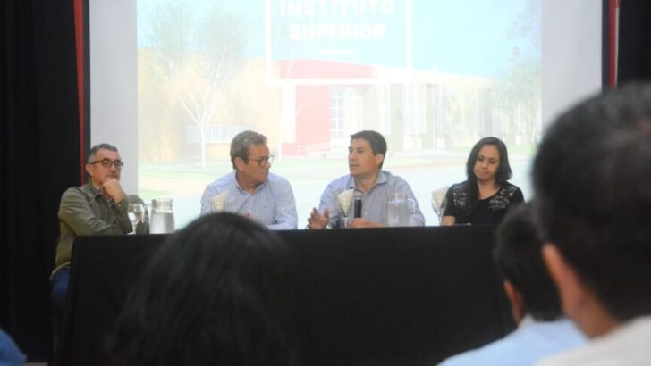 Machagai: Aldo Lineras y Juan Manuel García se reunieron con el Instituto de Educación Superior