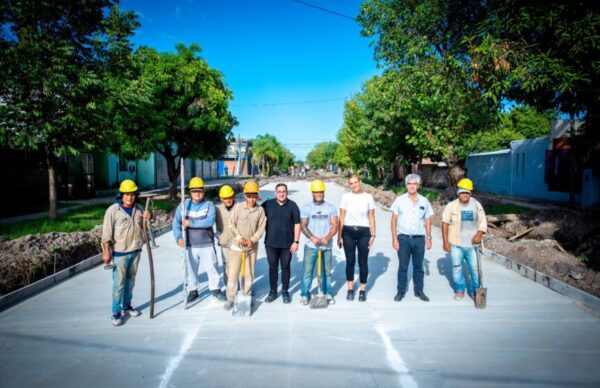 Villa del Oeste: DVP ejecuta la pavimentación de 26 nuevas cuadras de pavimento urbano
