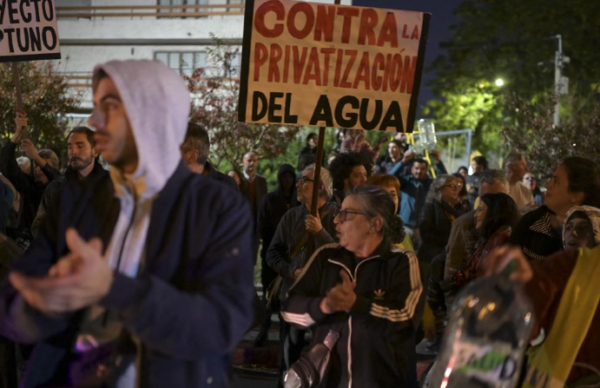 En Uruguay, y por la falta de agua, hay protestas y piden remover a funcionarios