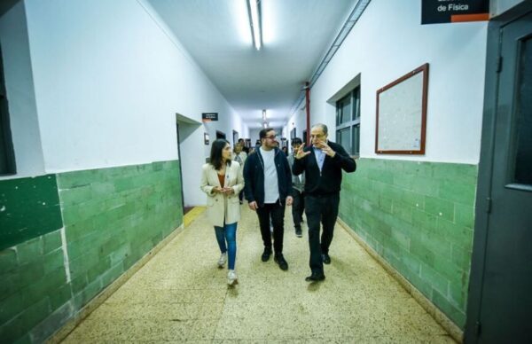 Pérez Pons visito el Centro de Estudiantes de la Facultad de Ingeniería de la UNNE 1