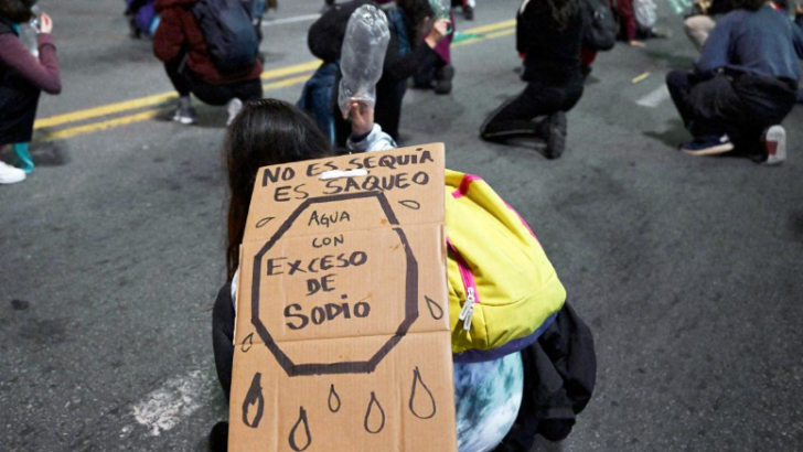 Uruguay: protestas y cruces políticos por la crisis hídrica