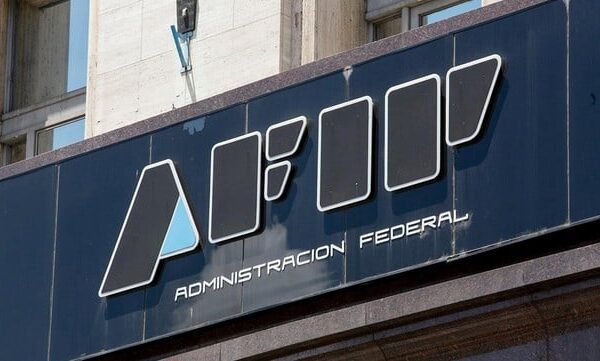AFIP notificó a casi 500 empresas que no declararon empleados