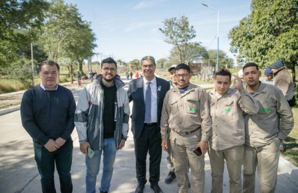 En Lapachito, Capitanich inauguró siete cuadras de pavimento 2
