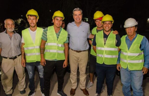 Capitanich inauguró diez cuadras de pavimentos en los barrios Villa Elisa y Ministro Rawson 1