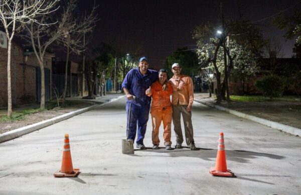 Capitanich inauguró nuevo pavimento urbano e iluminación para el barrio “400 Viviendas”