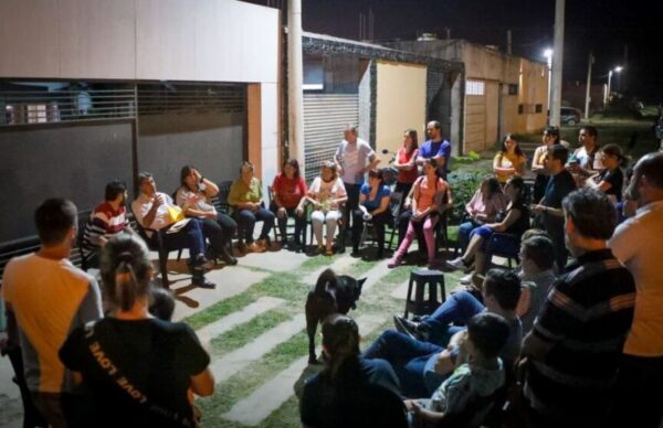 Capitanich se reunió con vecinos de distintos barrios de Resistencia