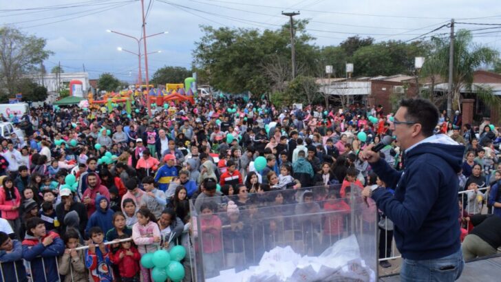 Gran Fiesta de los Chicos en el barrio UPCP: Gustavo valoró los eventos que “sirven para generar un espacio de reencuentro para la familia”