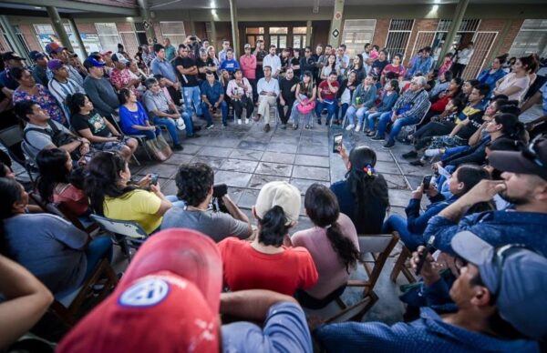 Intensa agenda de Capitanich con pueblos originarios, colectividades, jubilados y jóvenes de Sáenz Peña 2