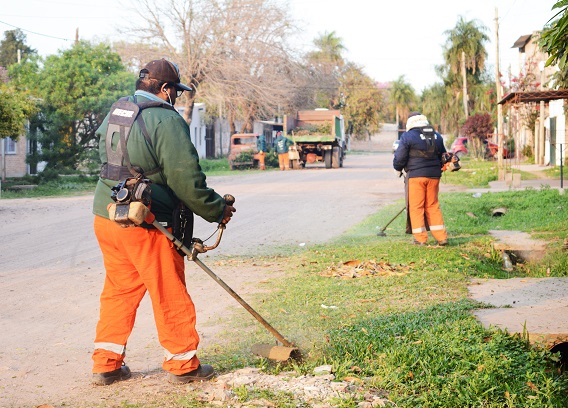 Resistencia ejecutó un operativo integral de limpieza en Villa Luzuriaga