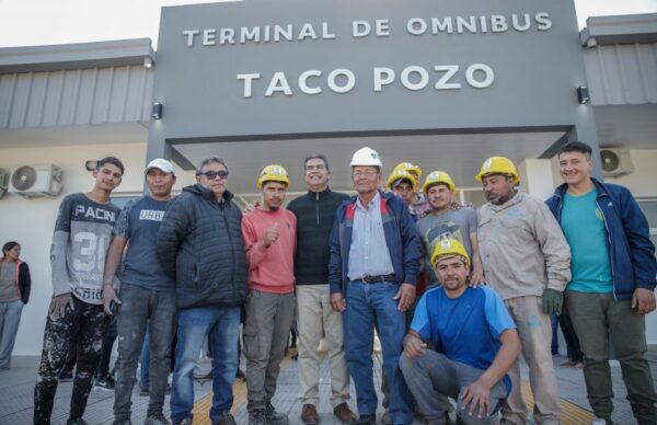 Taco Pozo: Capitanich inauguró la nueva terminal de ómnibus y la Escuela de Educación Especial N°32 1