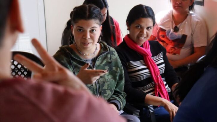 Barranqueras: comienzan los cursos gratuitos de lenguaje de señas Argentina
