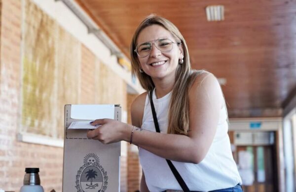 Barranqueras: votó Magda Ayala 1