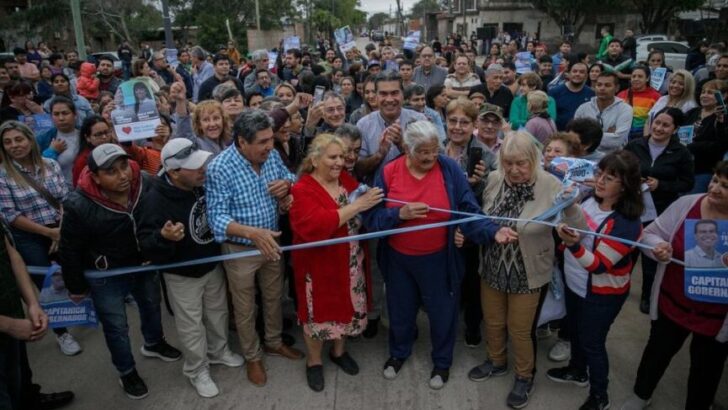 Capitanich inauguró 19 cuadras de pavimento en los barrios El Tala y Vélez Sarsfield