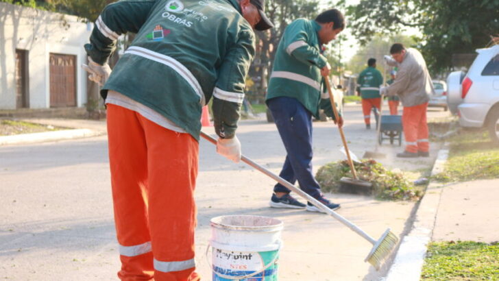 En villa San Juan, y otros barrios, el Municipio capitalino realiza un extenso trabajo de saneamiento general