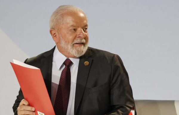 Lula será sometido a operación de fémur Me ha gustado esta nota en https://www.abc.com.py/internacionales/2023/09/25/lula-sera-operado-el-viernes-y-permanecera-en-reposo-entre-tres-y-cuatro-semanas/