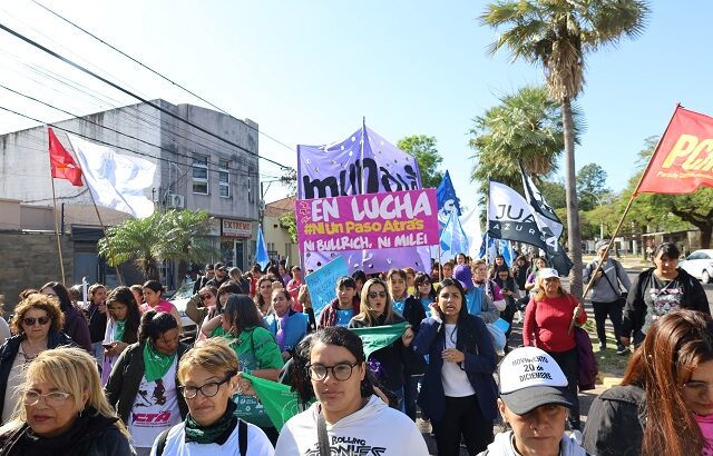 Pañuelazo y movilización feminista en defensa de los derechos conquistados