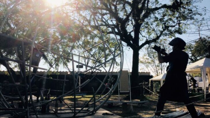 Diego Santurio vuelve a Resistencia para inaugurar su obra en la Ciudad de las Esculturas