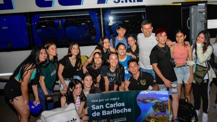 Alumnos de tres colegios de Resistencia partieron a Bariloche gracias al acompañamiento municipal