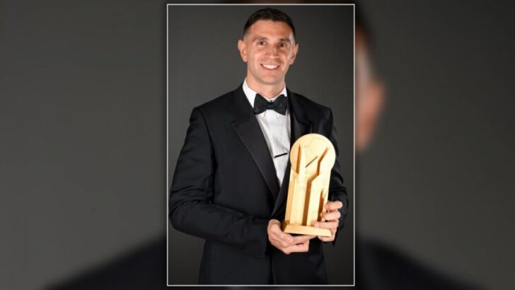 Balón de Oro: “Dibu” Martínez ganó el premio al mejor arquero