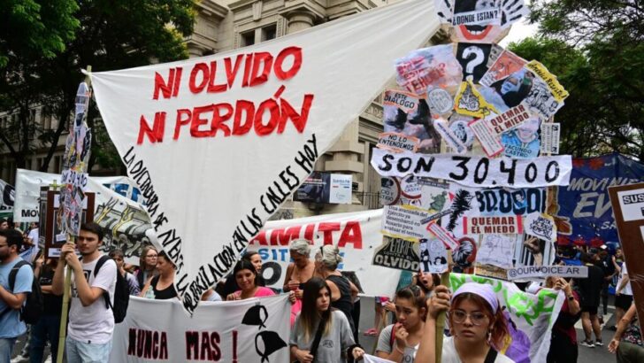 Crecen los repudios a Milei por negar a los 30.000 desaparecidos y reivindicar la dictadura