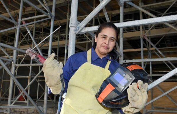 Las mujeres en el sector de la construcción hacen crecer el empleo 1