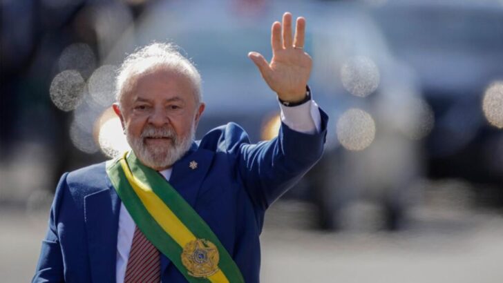 Lula caminó y realizó sesiones de fisioterapia tras la cirugía de cadera