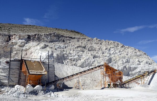 La minería emplea a casi 40 mil personas y acumula 30 meses de crecimiento laboral