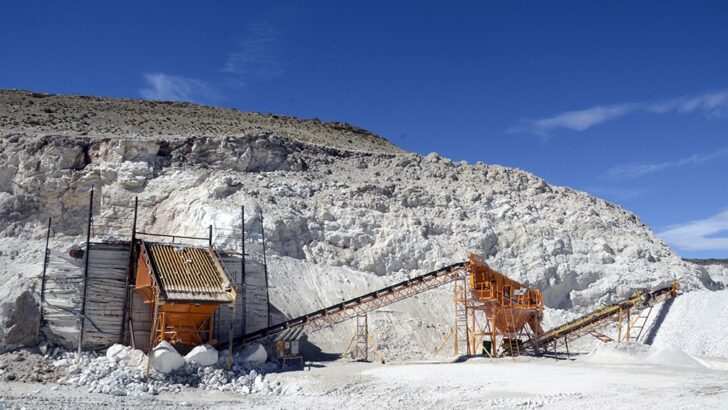 La minería emplea a casi 40 mil personas y acumula 30 meses de crecimiento laboral
