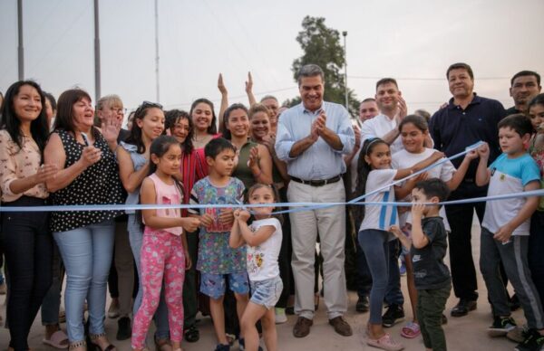 Villa Berthet: Capitanich inauguró nueve cuadras de pavimento y el Paseo de la Juventud 1
