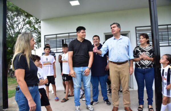 Capitanich inauguró obras en el Club Social y Deportivo Güiraldes 2
