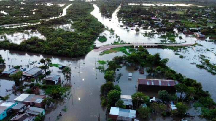 Corrientes: evacuaron a 120 personas en Mercedes