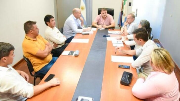 El ministro Jorge Gómez  se reunió con intendentes de distintas localidades