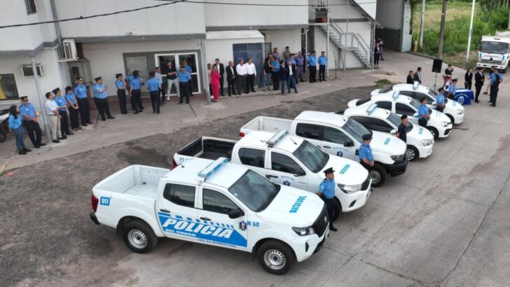 Entregaron vehículos oficiales recuperados a dependencias policiales