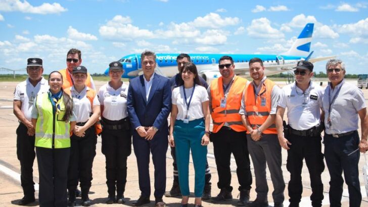 Zdero inauguró el primer vuelo Resistencia – Iguazú
