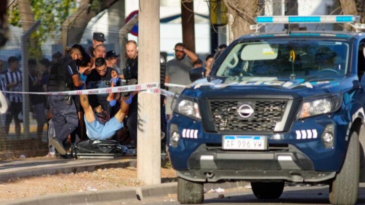 Ascenso: enfrentamiento entre barras terminó con un muerto y un herido grave