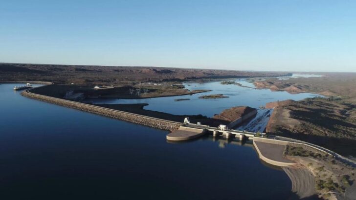 Dos provincias intimaron a Milei por las hidroeléctricas