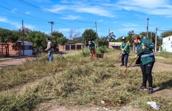 La Municipalidad de Resistencia realiza tareas de limpieza en Villa Encarnación 1