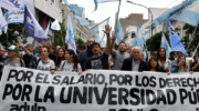 Universidades de todo el país marchan en defensa de la educación pública