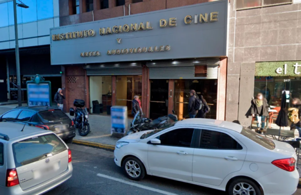 La motosierra empieza a recortar el Incaa y la industria del cine argentino