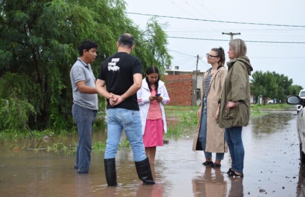 Tras las abundantes lluvias, funcionarios recorrieron zonas y y escucharon a vecinos afectados 1