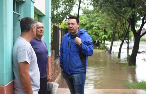 Tras las abundantes lluvias, funcionarios recorrieron zonas y y escucharon a vecinos afectados 2
