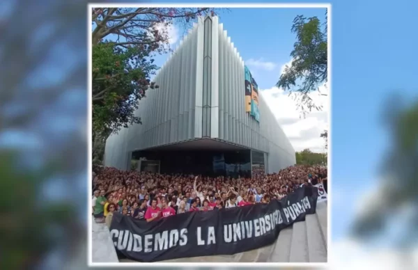 23A: “en defensa del sistema universitario público argentino”