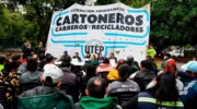 Cartoneros criticaron al Gobierno porteño por las demoras en el pago de salarios