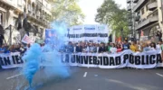 De Congreso a Plaza de Mayo: multitudinaria movilización de la comunidad educativa