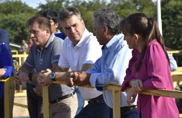 Presidencia Roca: Zdero supervisó los trabajos de mantenimiento del acueducto 1
